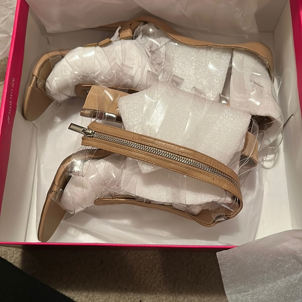 Dress heel sandals nude color